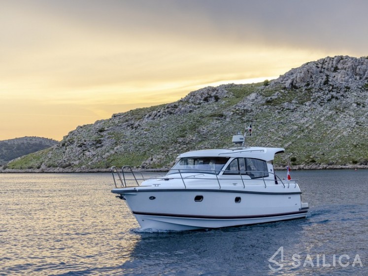 Nimbus 365 Coupé - Yacht Charter Sailica