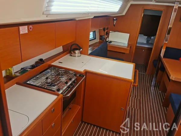 Bavaria C42 - Yacht Charter Sailica