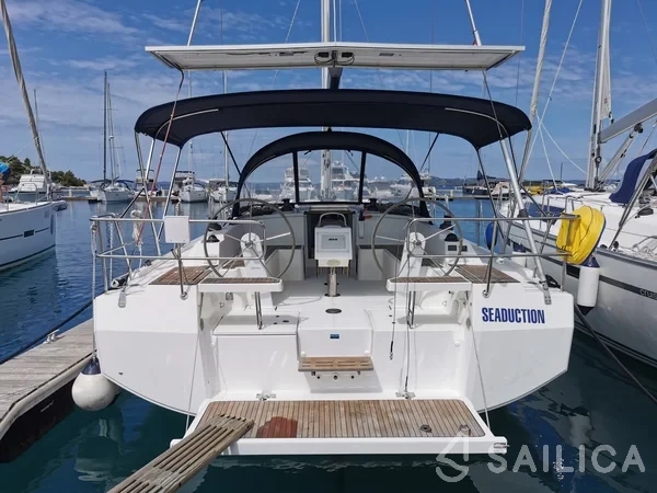 Bavaria C42 - Yacht Charter Sailica
