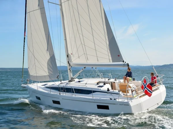 Bavaria C42 - Yacht Charter Sailica