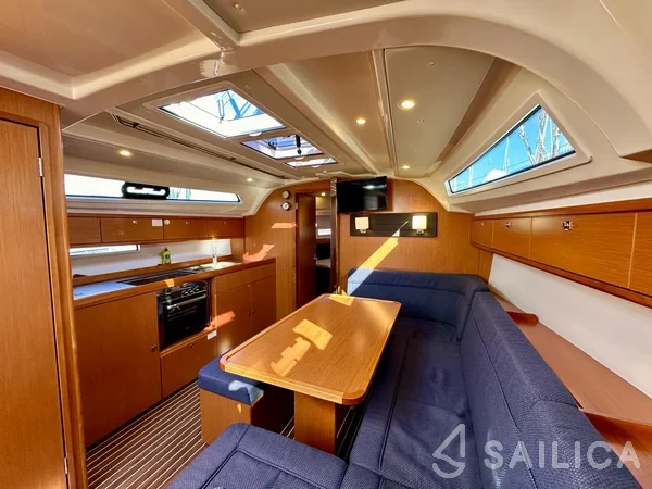 Bavaria 41 Cruiser - Yacht Charter Sailica