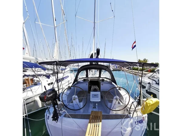 Bavaria 37 Cruiser - Yacht Charter Sailica