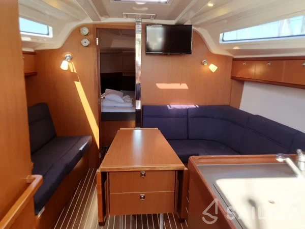 Bavaria 37 Cruiser - Yacht Charter Sailica