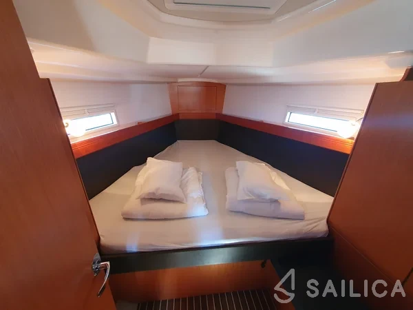 Bavaria 37 Cruiser - Yacht Charter Sailica