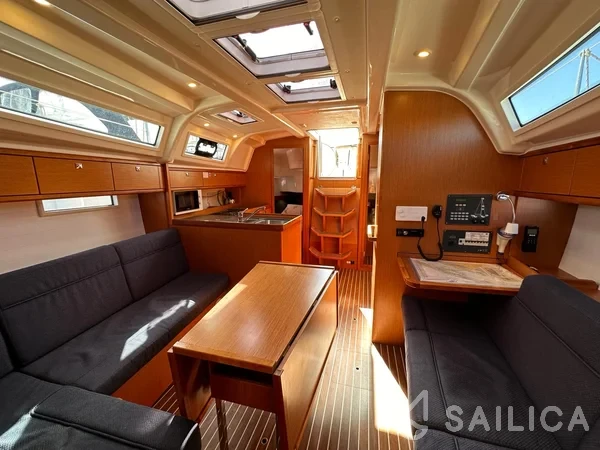 Bavaria 37 Cruiser - Yacht Charter Sailica