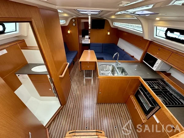 Bavaria 37 Cruiser - Yacht Charter Sailica