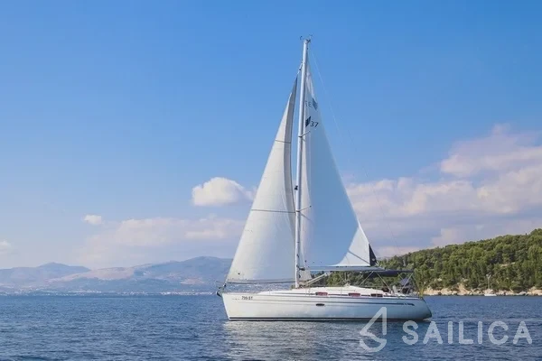 Bavaria 37 Cruiser - Yacht Charter Sailica