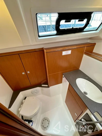 Bavaria 37 Cruiser - Yacht Charter Sailica
