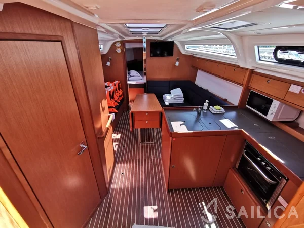 Bavaria 37 Cruiser - Yacht Charter Sailica