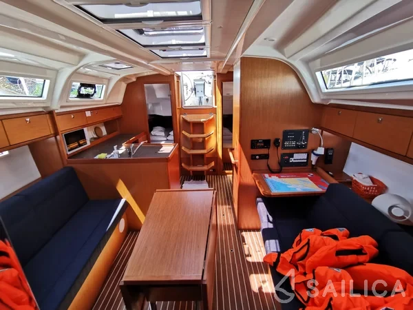 Bavaria 37 Cruiser - Yacht Charter Sailica