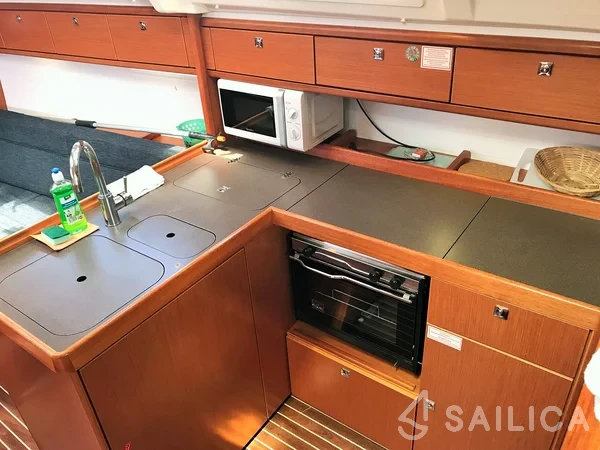 Bavaria 34 Cruiser - Yacht Charter Sailica