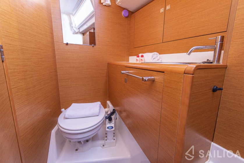 Sun Odyssey 439 - Yacht Charter Sailica