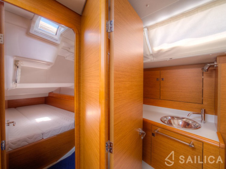 Sun Odyssey 439 - Yacht Charter Sailica