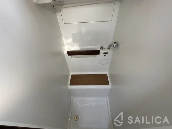 Oceanis 38.1 - Yacht Charter Sailica