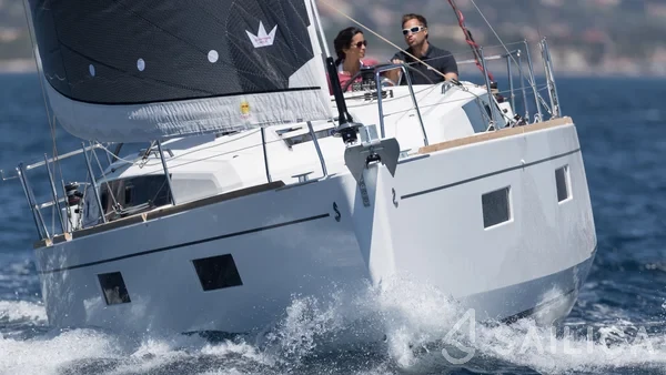 Oceanis 38.1 - Yacht Charter Sailica