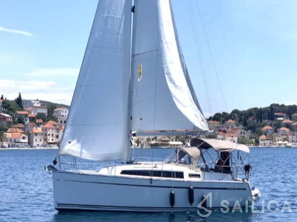 Bavaria 34 Cruiser - Yacht Charter Sailica
