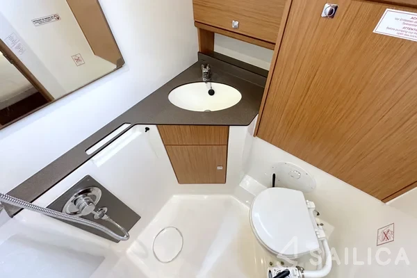 Bavaria 46 Cruiser - Yacht Charter Sailica