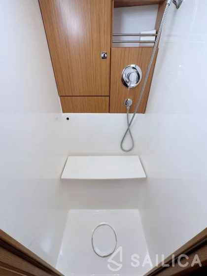 Bavaria 46 Cruiser - Yacht Charter Sailica
