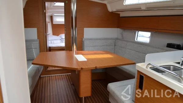 Hanse 418 - Yacht Charter Sailica