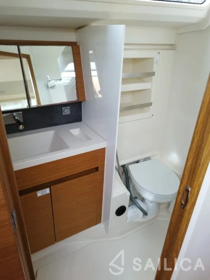 Hanse 418 - Yacht Charter Sailica
