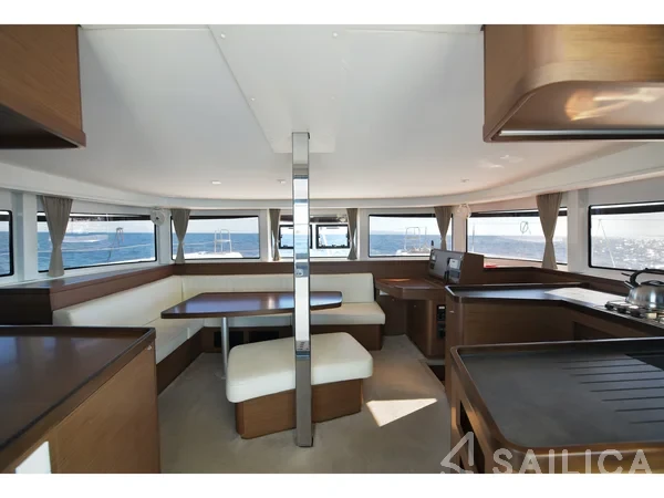 Lagoon 42 - Yacht Charter Sailica