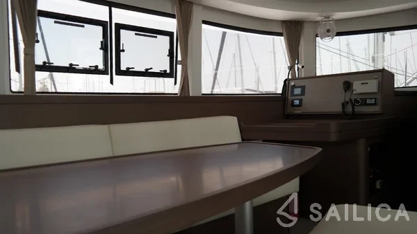 Lagoon 42 - Yacht Charter Sailica