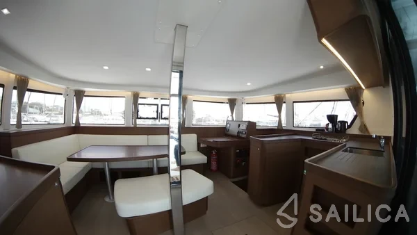 Lagoon 42 - Yacht Charter Sailica