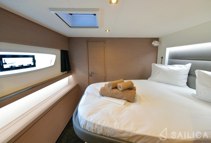 Saona 47 - Yacht Charter Sailica