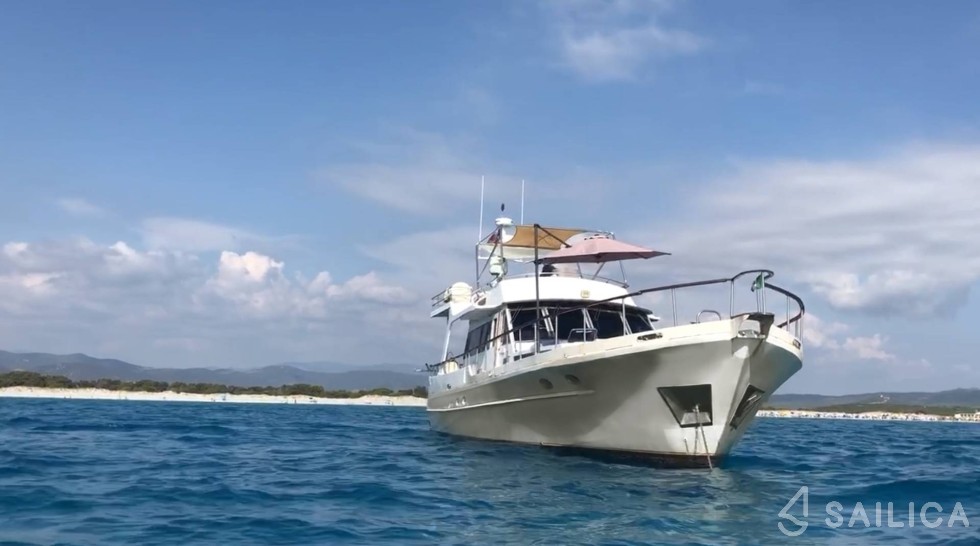 Waverunner 55 - Yacht Charter Sailica