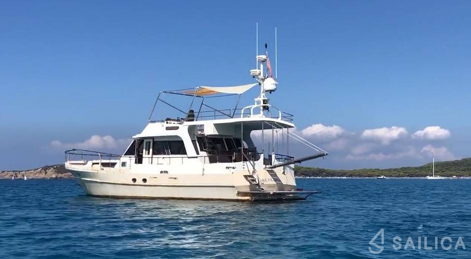 Waverunner 55 - Yacht Charter Sailica