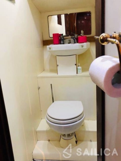 Waverunner 55 - Yacht Charter Sailica