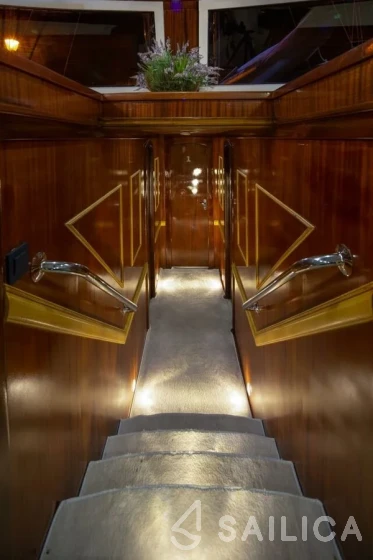 Gulet - Yacht Charter Sailica