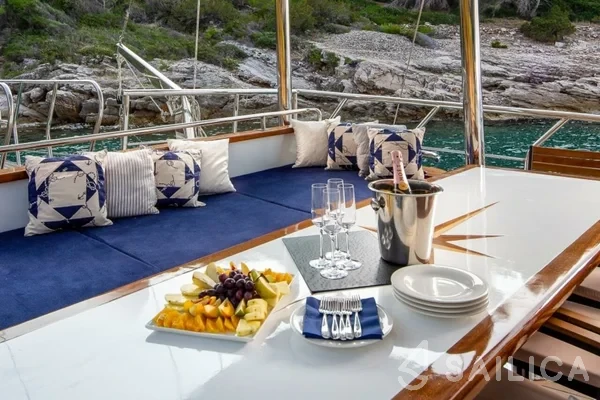 Gulet - Yacht Charter Sailica