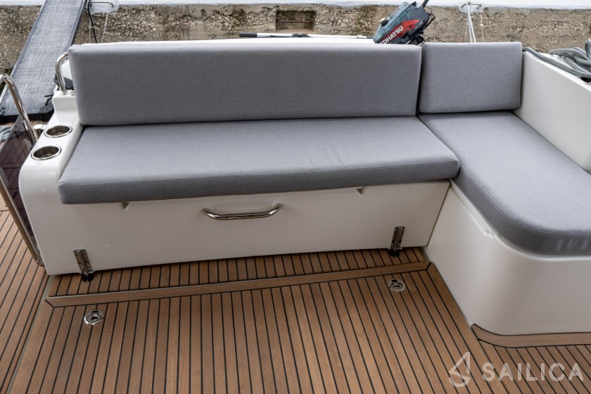 Swift Trawler 41 - Yacht Charter Sailica