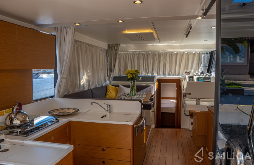 Swift Trawler 41 - Yacht Charter Sailica