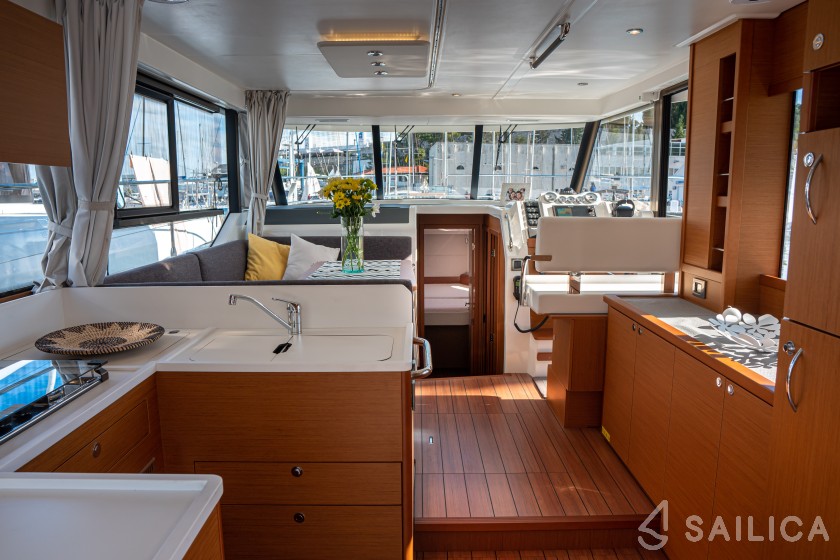 Swift Trawler 41 - Yacht Charter Sailica