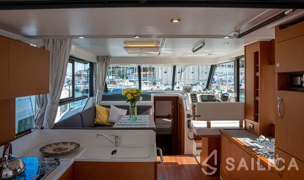 Swift Trawler 41 - Yacht Charter Sailica
