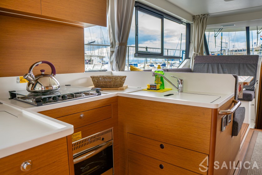 Swift Trawler 41 - Yacht Charter Sailica