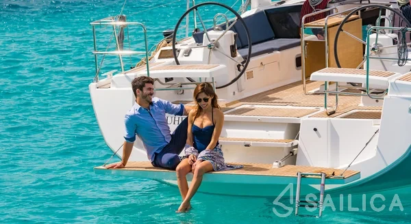 Oceanis 41.1 - Yacht Charter Sailica