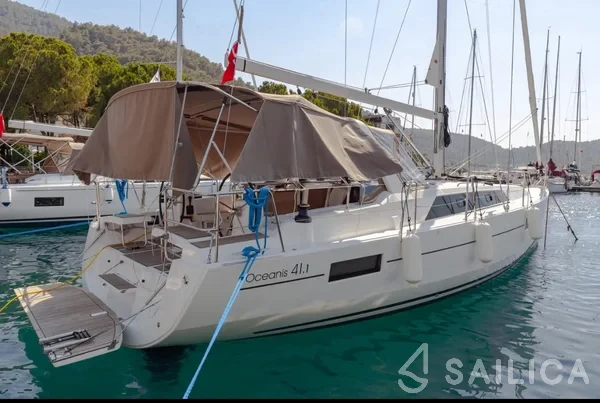 Oceanis 41.1 - Yacht Charter Sailica