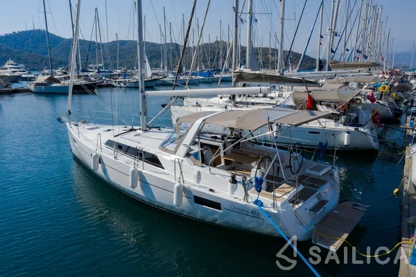 Oceanis 41.1 - Yacht Charter Sailica