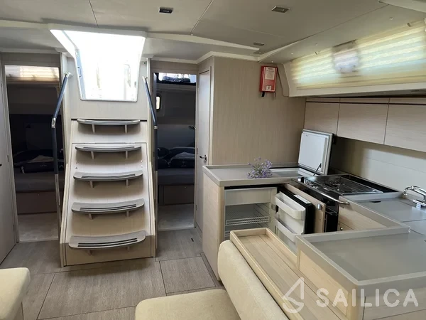 Oceanis 51.1 - Yacht Charter Sailica