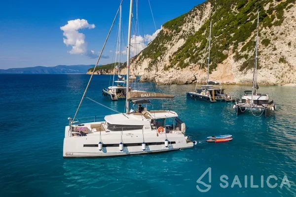 Bali 4.1 - Yacht Charter Sailica