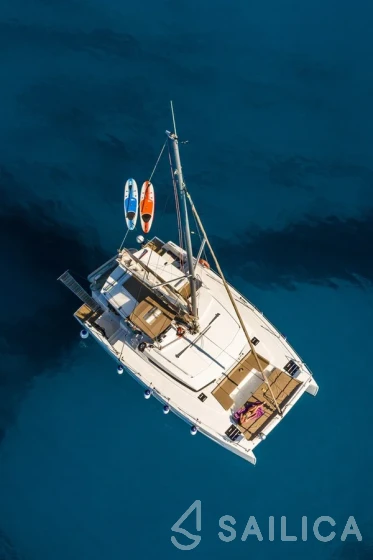 Bali 4.1 - Yacht Charter Sailica