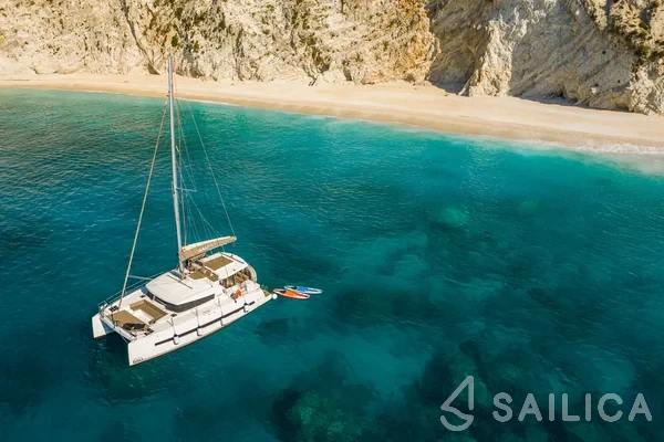 Bali 4.1 - Yacht Charter Sailica