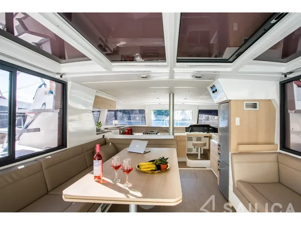 Bali 4.1 - Yacht Charter Sailica