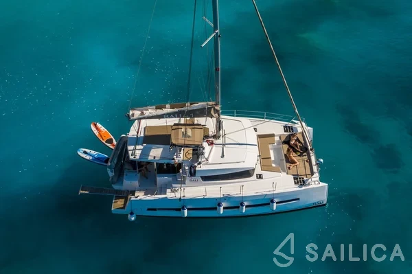 Bali 4.1 - Yacht Charter Sailica