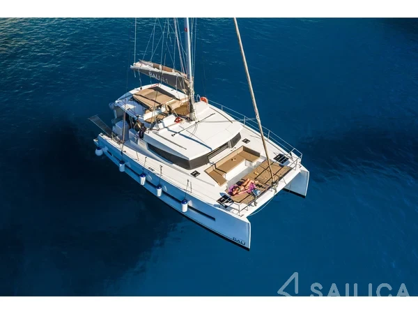 Bali 4.1 - Yacht Charter Sailica