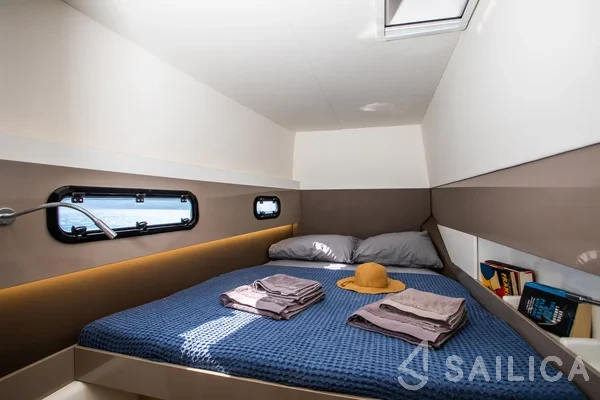 Bali 4.1 - Yacht Charter Sailica