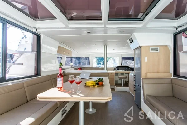 Bali 4.1 - Yacht Charter Sailica